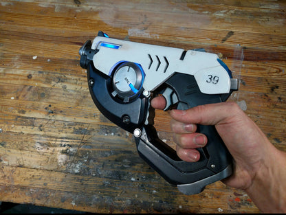 1x Tracer Gun